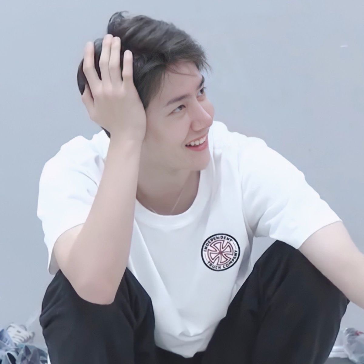 ตอนนี้ คำว่า คิดถึงกำลังขาดแคลน เพราะแฟนคลับน้อนอี้ป๋อใช้จนจะหมดโควต้าโลกแย้ววววววววววววววววว