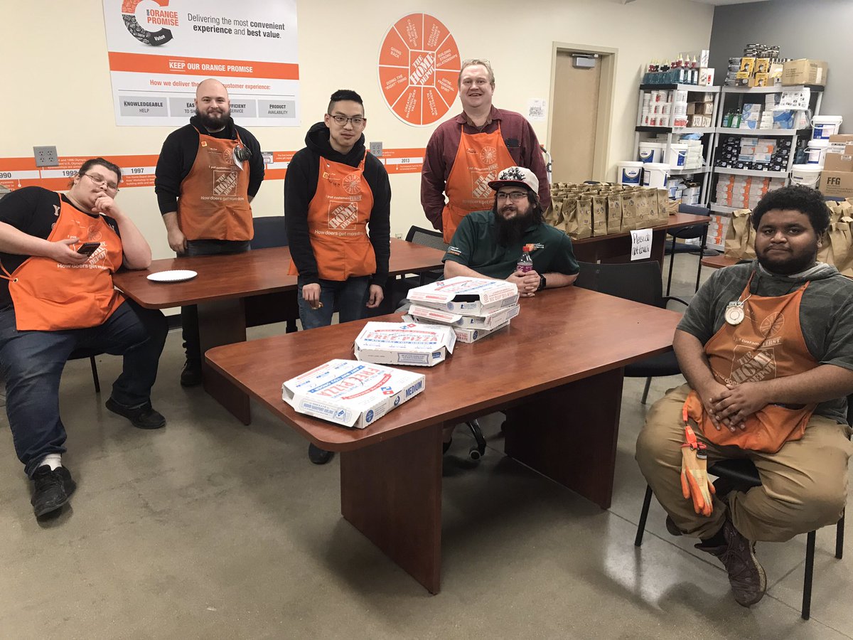 AllenBellHD's tweet photo. This crew busted their ars this week! Well deserved pizza for their hard work. @jjc6313 @BrianLyonsHD @AngSully5678 @1956Homedepot @Cesar_1956HD https://t.co/O4mpLQeC4a