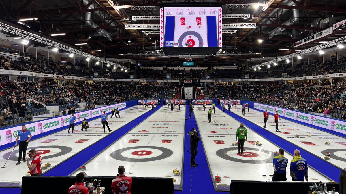 RT @CurlingCanada: The fans are back in the building! 

#Brier2022 https://t.co/xk5ZM57xQA