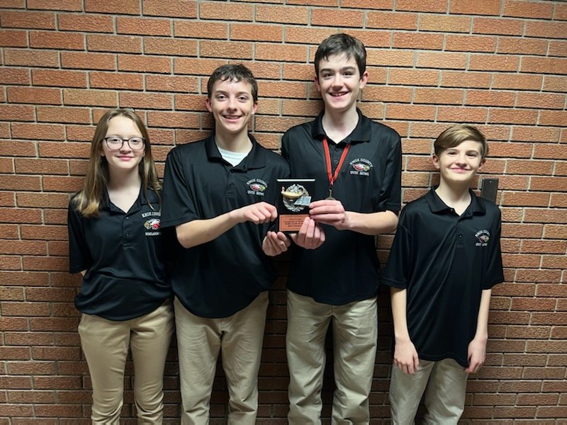 Congrats to the Knox teams placing in the Tournament of the Minds tonight! Knox A took 1st in the 7/8 Division and 2nd in the 5/6 Division. 
Thanks to all teams who attended and MANY thanks to all our volunteers!