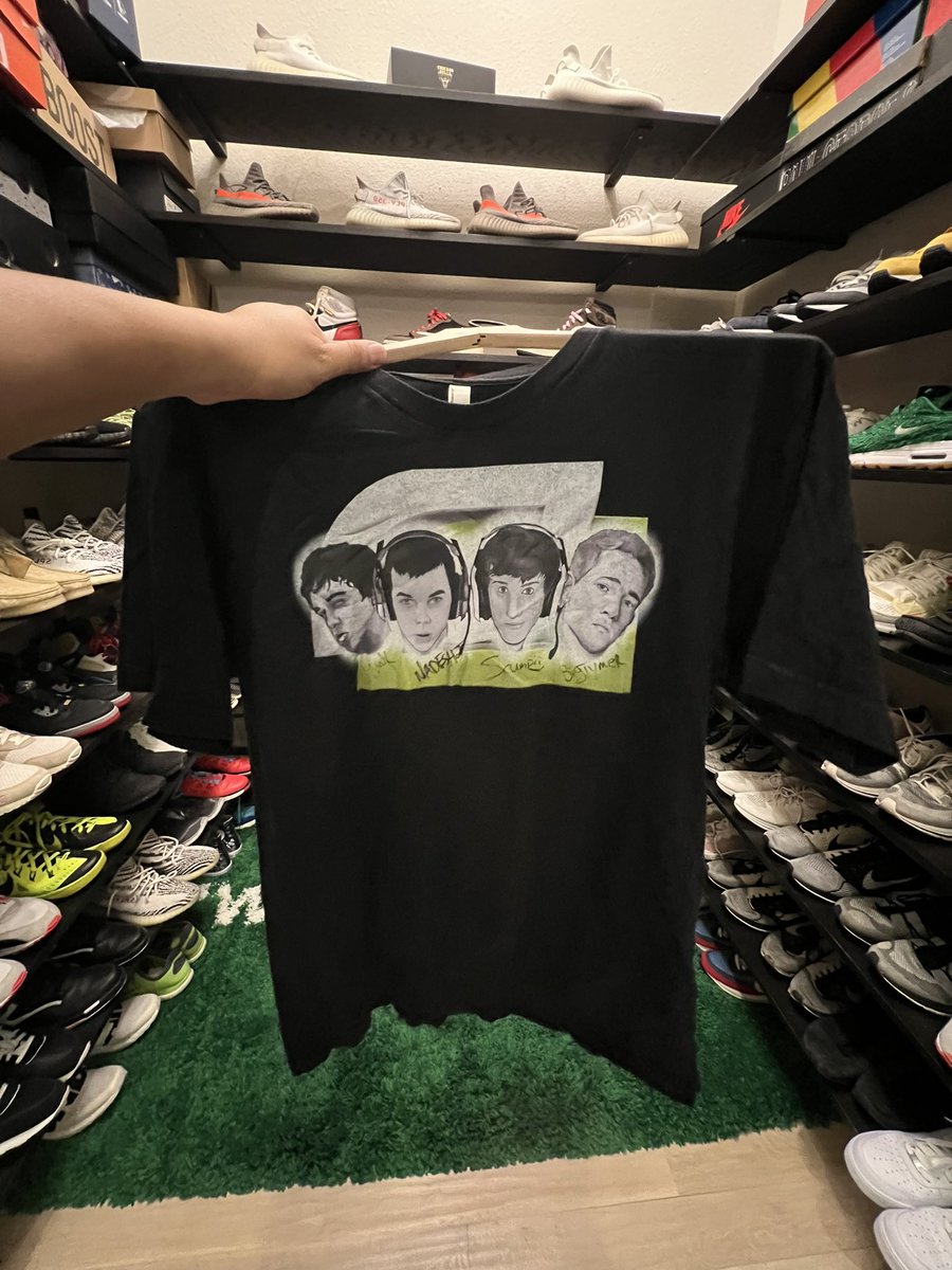 H3CZ's tweet photo. Vintage.
You can only pick 1 @OpTic Tshirt, which one uou going with?
2013/14 - OG logo plain
2013/14 - #OpTicHouse (signed)
2015. - UMG
Or the MOST FIRE 2009 Sniper Shield OpTic Logo? https://t.co/iMqmZwYCut