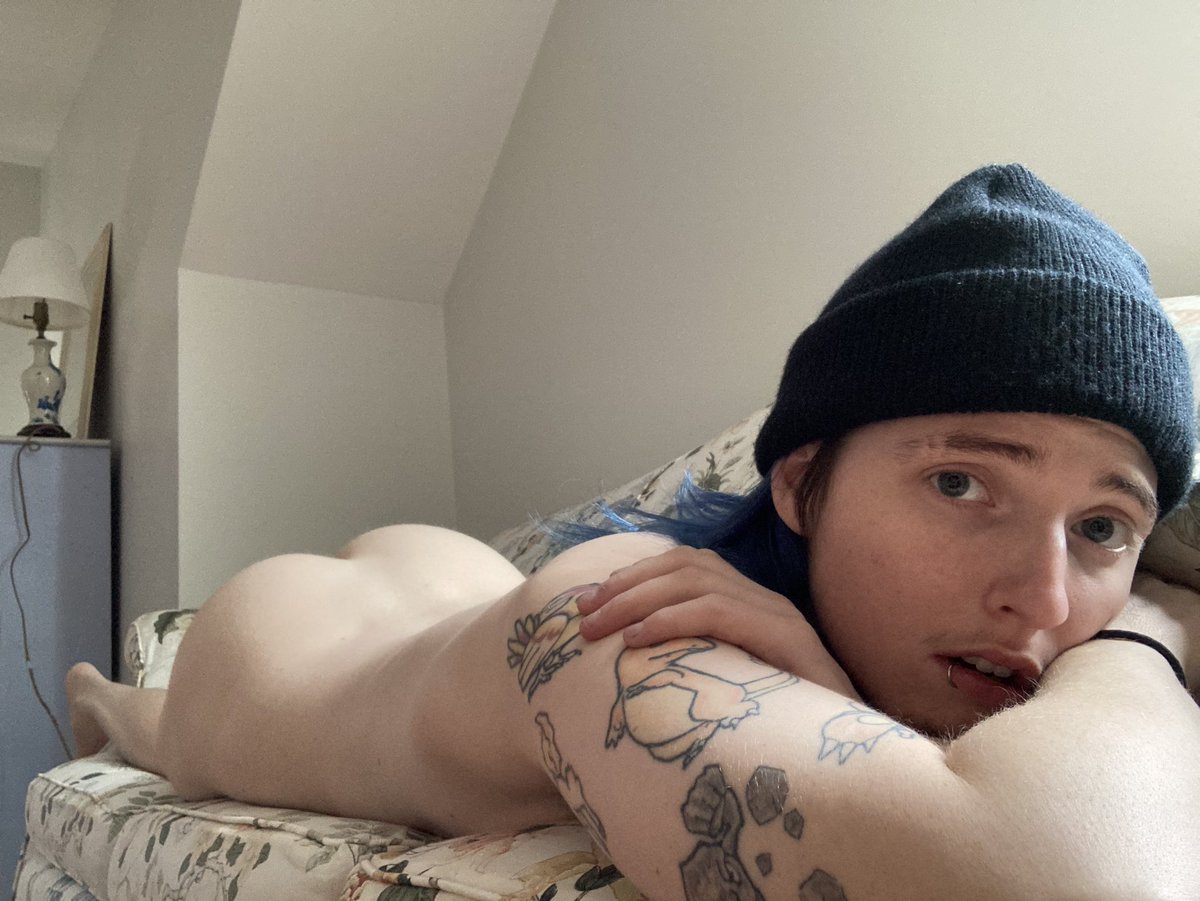 Oh it’s Friday night and you haven’t subbed to my OnlyFans yet? Hmm I think you should get on that 😍😉🐶