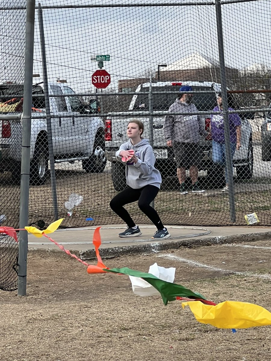 andibab's tweet image. Bulldog Relays - Dani PR’d in both shot put and discus today. So proud of her effort in these new sports. Love her teammates and mentors! 💗 @ihsknightstrack
