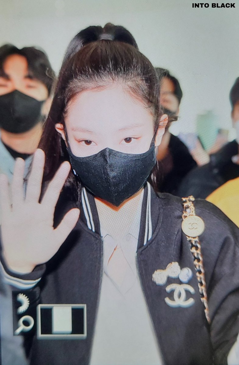 𝙄𝙣𝙩𝙤 𝘽𝙡𝙖𝙘𝙠 tweet media