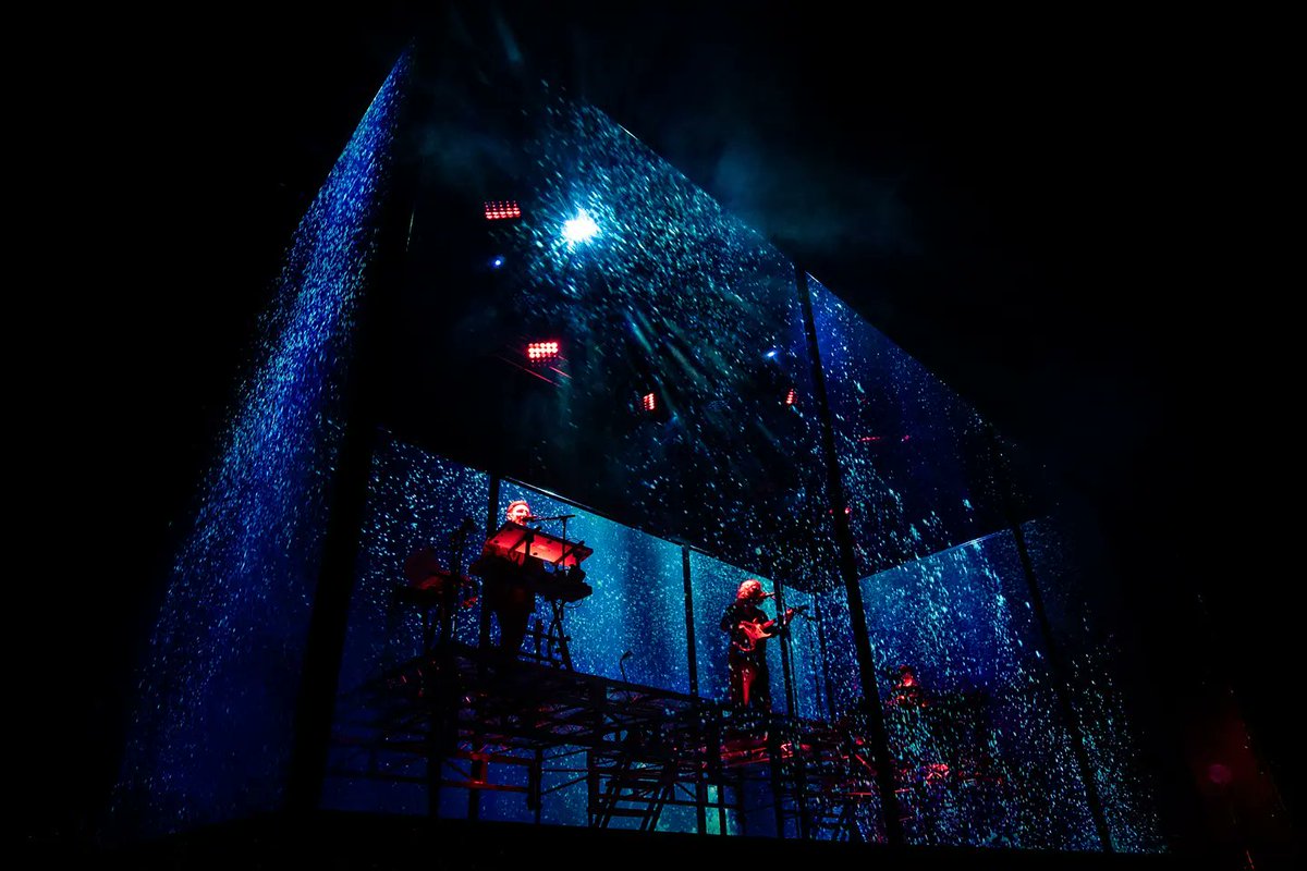mattbishopphoto's tweet photo. @alt_J kicked off The Dream Tour in Pittsburgh last weekend with stunning production from @FragmentNine #altj #fragmentnine https://t.co/pGLPQRWRkW