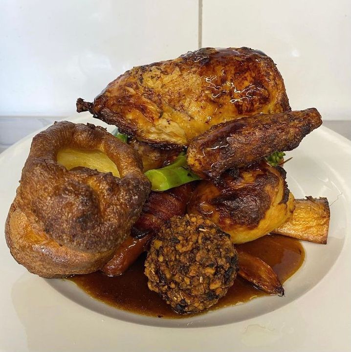 MarneysPub's tweet photo. Just a taste of our Sunday Roasts! Have you booked your table yet? #SundayRoasts #MarneysRoast #PubGrub #FamilyFriendly #beergarden #outsideheating https://t.co/D7KNB2rUob