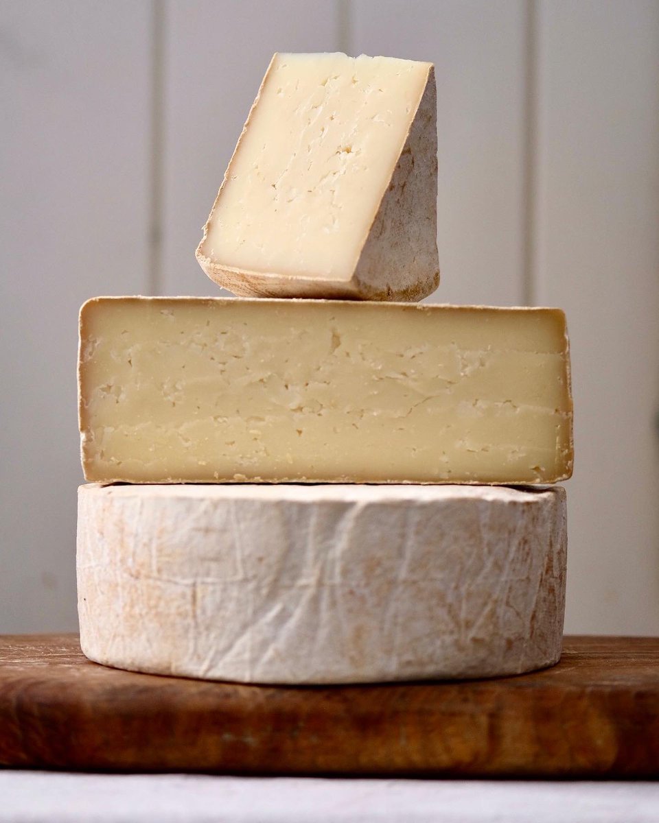 Back on the menu this weekend after a freshen up. Save the Bees 🐝 Now with <a href="/CobbleLaneCured/">Cobble Lane Cured</a> soppressata and Spenwood sheep’s milk cheese and a drizzle of our house hot honey.