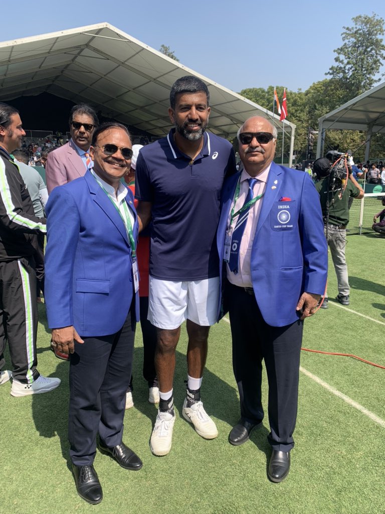 Rohan Bopanna with AITA President Dr. Anil Jain (left) and AITA Gen-Sec Anil Dhupar at the Davis Cup (Source: Twitter)