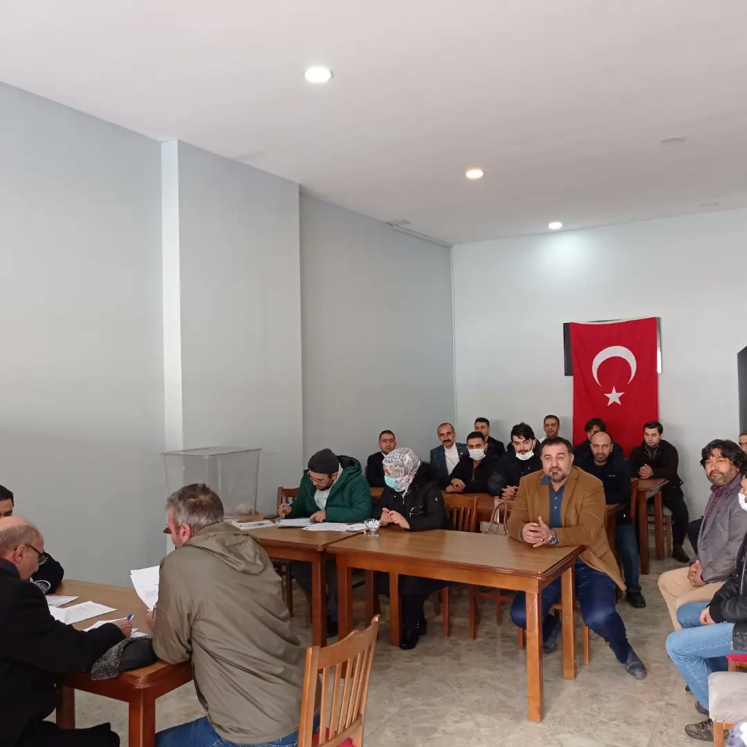 milliyolparti's tweet photo. Milli Yol Partisi Palandöken İlçe kongremizi Allah'ın izniyle tamamlamış bulunmaktayız rabbim bu kutlu yolda bizleri muvaffak eylesin ilimize ve ilçemize hayırlı olsun
@cevatozer 
@remzicayir06
@hasim_yanar 
@AKursadBilgin 
@ahinzmen25 
@zafer_kaza https://t.co/Ibw8508VPh
