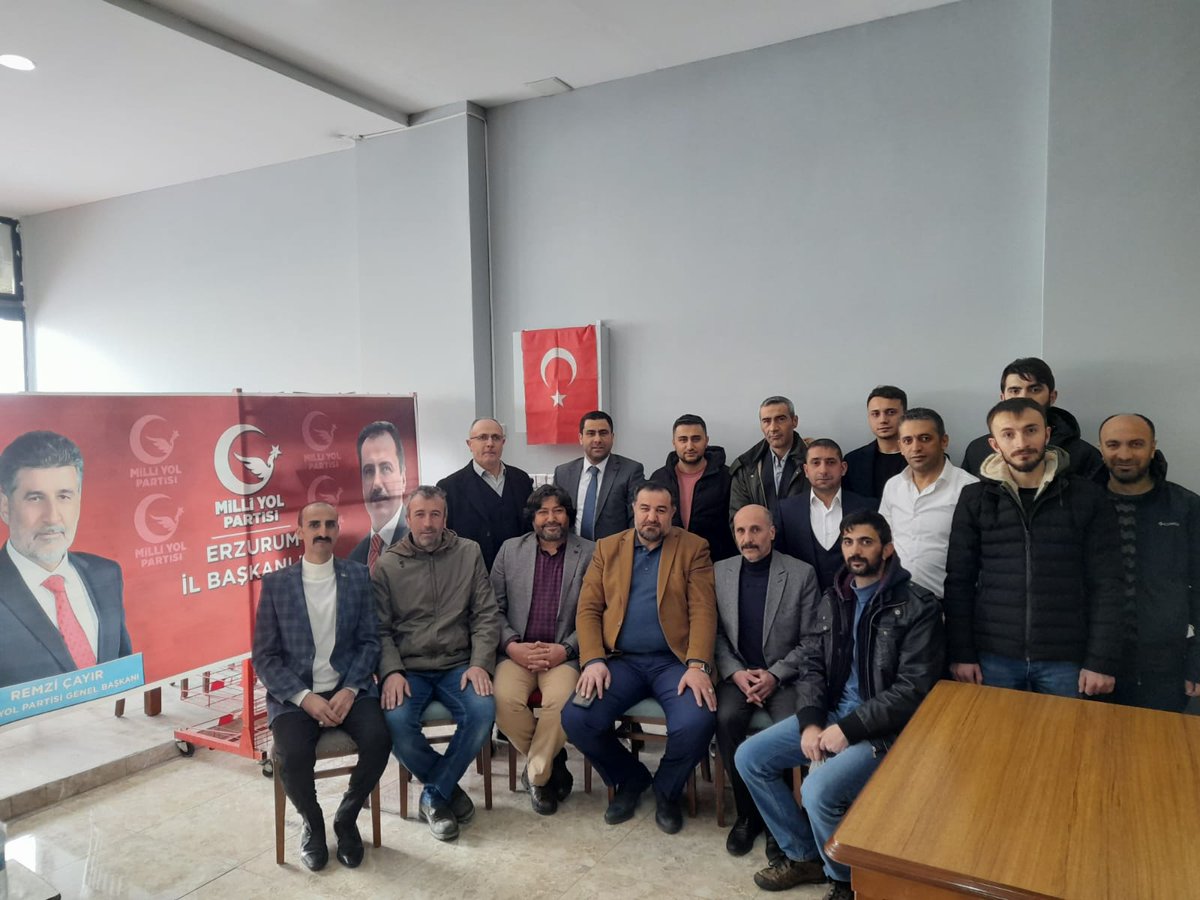 milliyolparti's tweet photo. Milli Yol Partisi Palandöken İlçe kongremizi Allah'ın izniyle tamamlamış bulunmaktayız rabbim bu kutlu yolda bizleri muvaffak eylesin ilimize ve ilçemize hayırlı olsun
@cevatozer 
@remzicayir06
@hasim_yanar 
@AKursadBilgin 
@ahinzmen25 
@zafer_kaza https://t.co/Ibw8508VPh