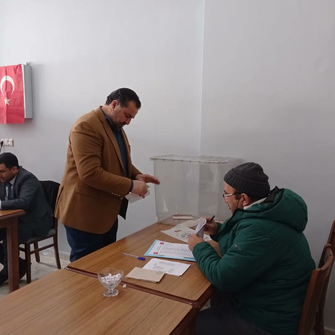 Milli Yol Partisi Palandöken İlçe kongremizi Allah'ın izniyle tamamlamış bulunmaktayız rabbim bu kutlu yolda bizleri muvaffak eylesin ilimize ve ilçemize hayırlı olsun
<a href="/cevatozer/">Cevat Özer</a> 
@remzicayir06
<a href="/hasim_yanar/">Haşim Yanar</a> 
<a href="/AKursadBilgin/">Ali Kürşad Bilgin</a> 
<a href="/ahinzmen25/">ŞAHİN ÖZMEN</a> 
<a href="/zafer_kaza/">Zafer Kaza</a>