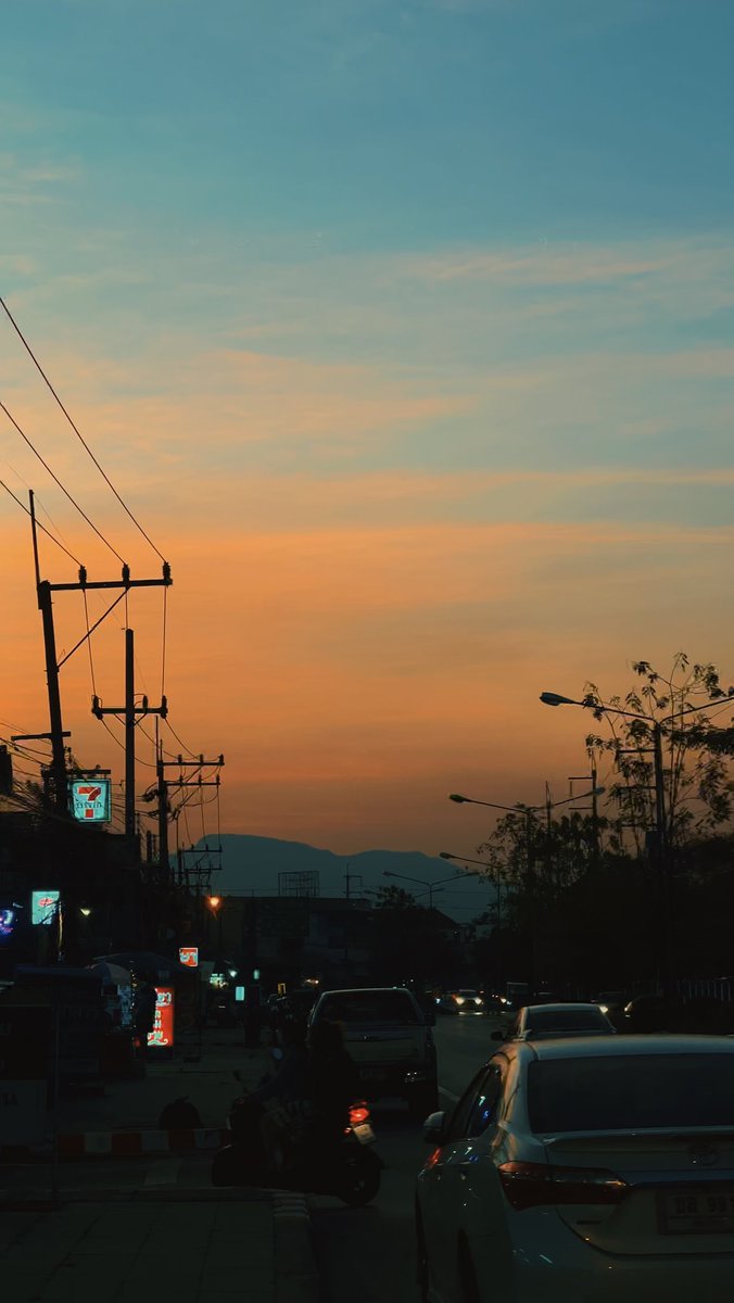 เขาไม่ได้บอกให้เราไป
แล้วเขาก็ไม่ได้ขอให้เราอยู่
แต่..เขาทำให้เรารู้ว่าในที่ตรงนั้น …
..มันไม่มีเราก็ได้ :(   
———————————————~
#คําคม #คําคมชีวิต #คําคมความรู้สึก 
#แคปชั่น #แคปชั่นเด็ด #แคปชั่นเศร้า 
#ธรรมชาติบําบัด #หลงรักนักเดินทาง💚