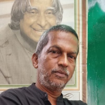 ହସୁନଥିବା ଚେହେରାରୁ ଦୁଃଖ ପଢିପାରୁଥିବା  ମଣିଷ। ମୋ ପ୍ରଫୁଲ୍ଲ ଭାଇନା। ଯଦିଓ ମୁଁ ତାଙ୍କ ଶହ ଅନେକ ମତ ସହ ଭିନ୍ନ। ଯଦିଓ ମୁଁ ତାଙ୍କ ପରିବାରର ଜଣେ ସଦସ୍ୟ।