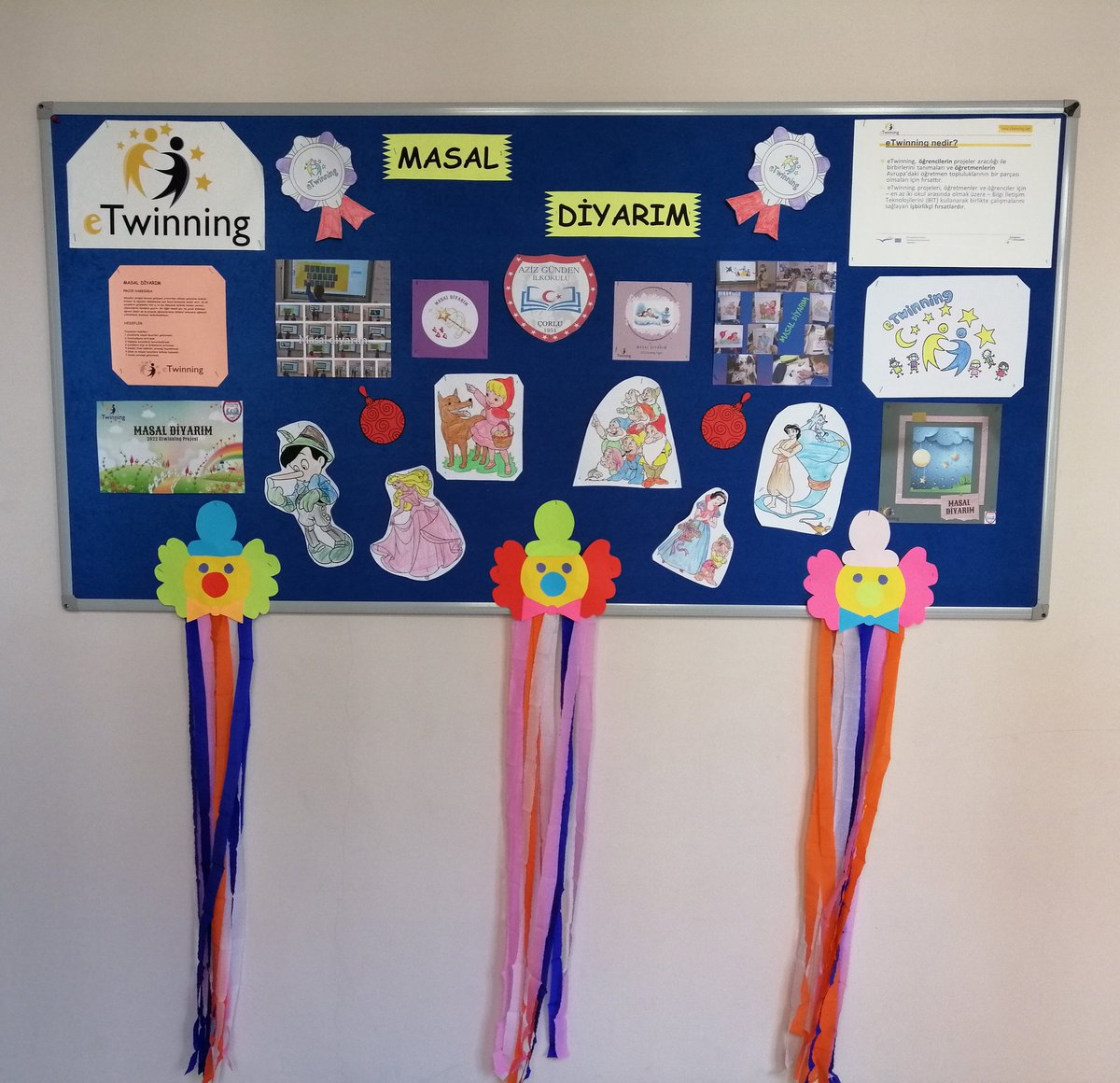 Aziz Günden İlkokulu-Kuruculuğunu da yaptığım "MASAL DİYARIM" eTwinning projemizin yaygınlaştırma çalışmaları, Proje tanıtım broşürümüz ve okul panomuz <a href="/AzizGunden/">Aziz Günden İlkokulu</a> <a href="/CorluMem/">Çorlu Milli Eğitim Müdürlüğü</a> <a href="/HalilVardi59/">HALİL VARDI 🇹🇷🇹🇷🇹🇷</a> <a href="/eTwinningDestek/">eTwinning Projects Dissemination</a> <a href="/eTwinningTKRDG/">eTwinning</a> <a href="/tretwinning/">eTwinning Türkiye</a>