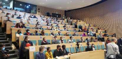 En dehors du tumulte médiatique, les citoyens en action à la Maison de la Création et de l’Innovation (MACI) pour  un premier week-end de travaux ! ⁦<a href="/Conv_Citoyenne/">Convention Citoyenne pour le Climat</a>⁩ ⁦<a href="/UGrenobleAlpes/">Université Grenoble Alpes</a>⁩  ⁦<a href="/GrenobleAlpes/">Grenoble Alpes Métropole</a>⁩ ⁦<a href="/cferrari_38/">Christophe FERRARI</a>⁩ @ThierryMnissier⁩