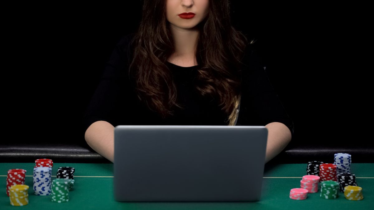 danskpoker's tweet photo. 12 grunde til at du taber i online poker
Syv ud af ti online online poker spillere taber penge på deres spil. Er du en af dem? Lær 12 typiske fejl at kende - og bliv en bedre online poker spiller 
https://t.co/IbylXJPrEe https://t.co/xnDLpOU7Ls