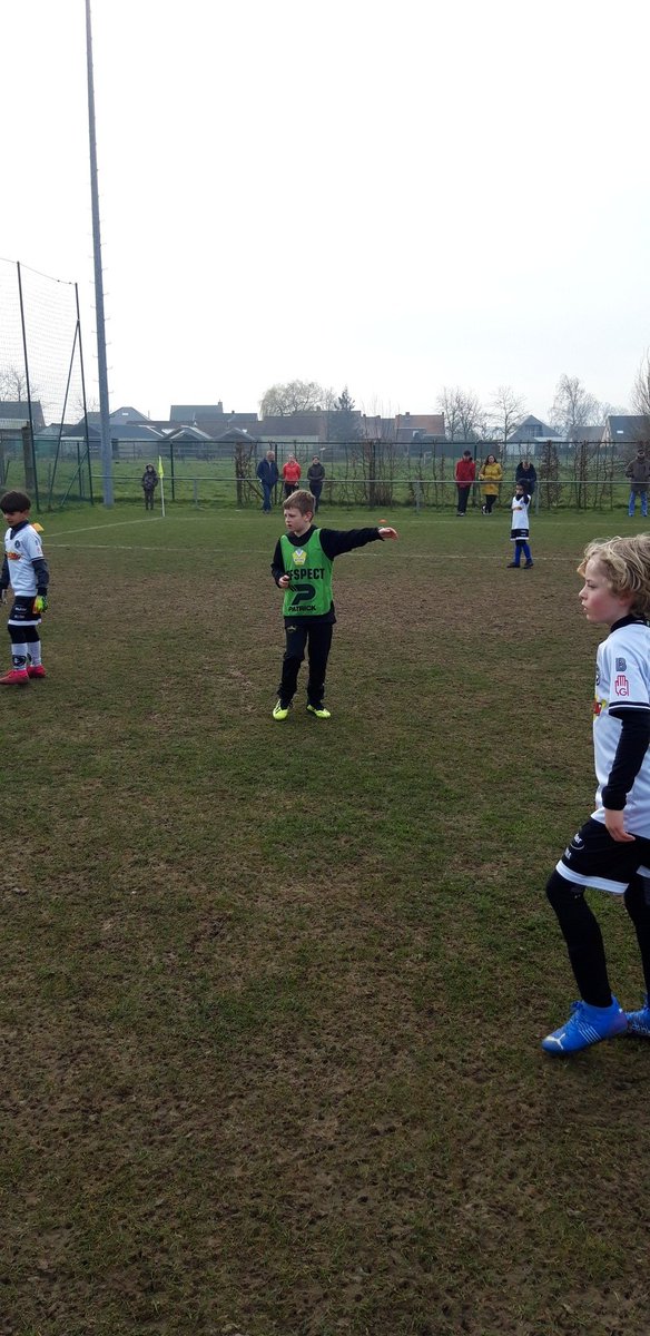 EngelsPascal's tweet image. Referee Youth Academy in volle actie. #norefnogame. @Voetbal_VL