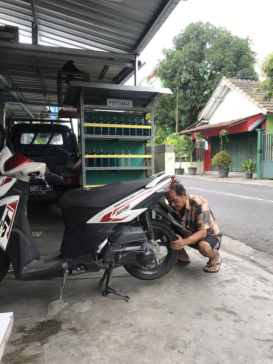 insidesekai's tweet photo. Jon jon.. ada2 aja kelakuan mu nak.. https://t.co/AqQwUdo9b7