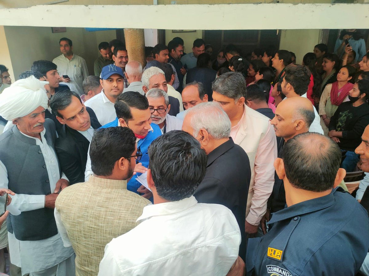 d_sangarsh's tweet photo. 5 मार्च 2022 को रोहतक में आयोजित एक कार्यक्रम में ग्रुप डी संघर्ष विकास समिति, हरियाणा 1209 के वरिष्ठ उपप्रधान मन्नू जी, उप प्रधान cum मीडिया कॉर्डिनेटर चन्द्रगुप्त जी  व सह सचिव अश्वनी सोनी जी एवं https://t.co/UIq9g2V3HP