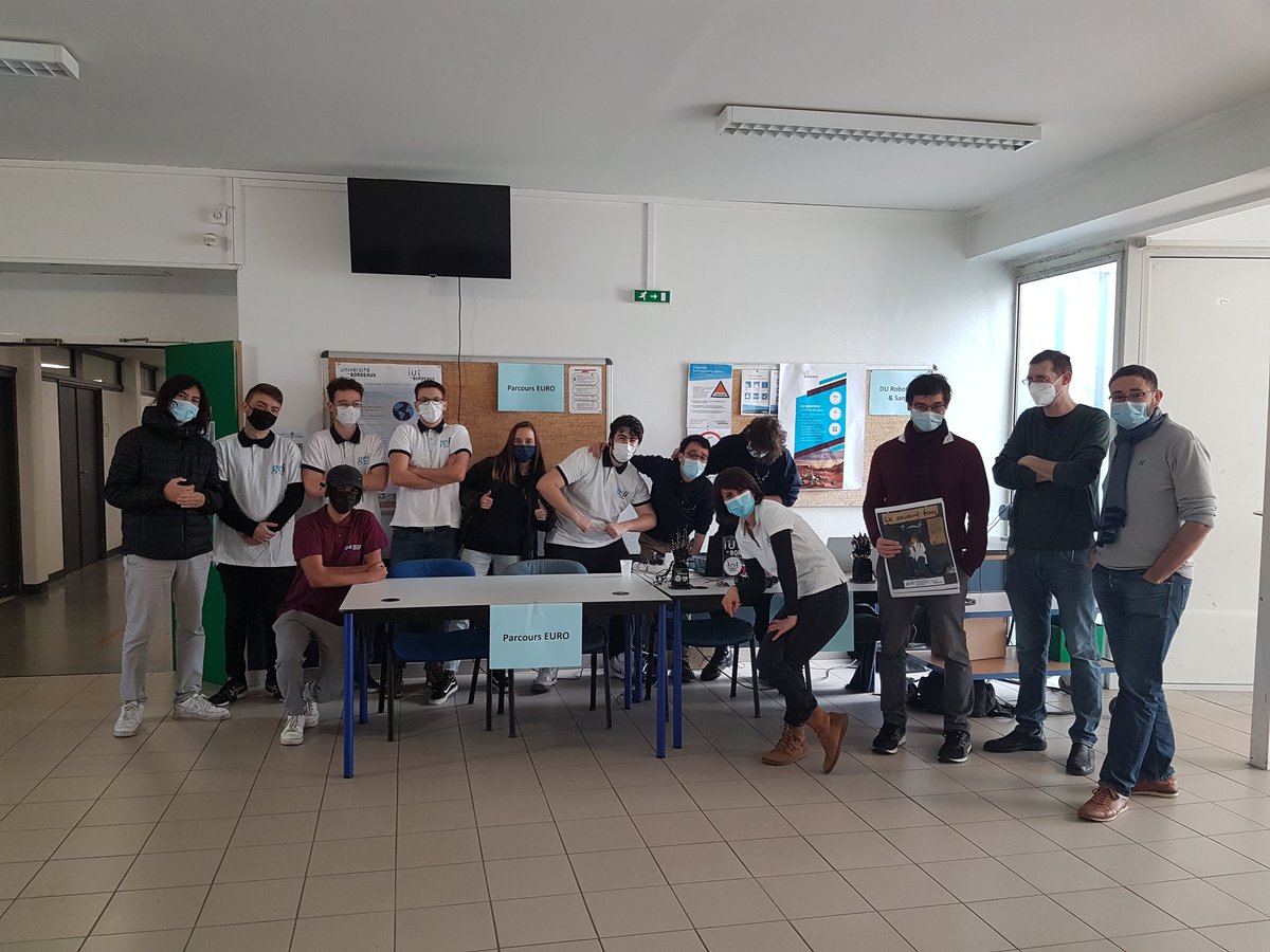 HamidaHallil's tweet photo. #iut #Geii @IUT_GEII_Bdx @IUT_de_Bordeaux 
Quel plaisir de se retrouver au département GEII pour la JPO 2022 😀 https://t.co/X3GK7nOE2K