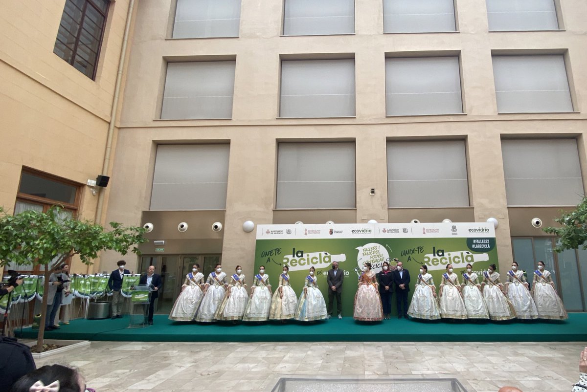 Un año más vuelve nuestra campaña más fallera #LaReciclà para <a href="/ecovidrio/">Ecovidrio 🌍</a>. Hoy arranca con la presentación en el Palau de la Exposició y con la presencia de nuestra FM y su corte 💚🔥♻️