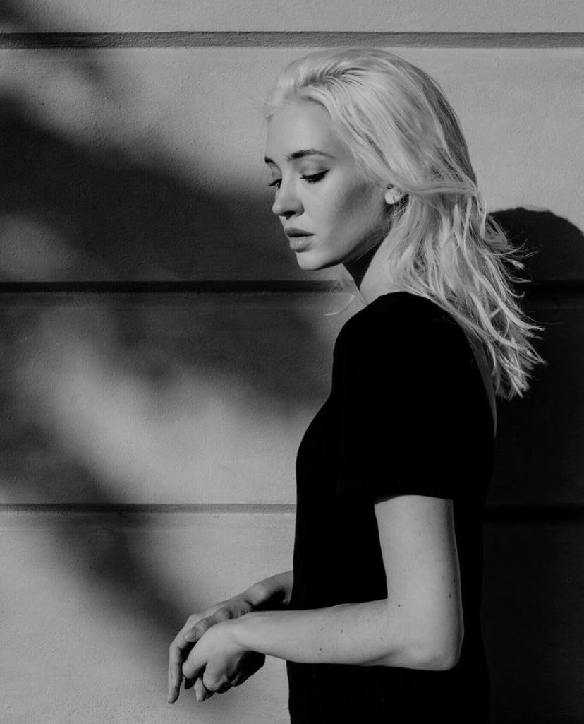 Emily Bell (@isolateddream) on Twitter photo 