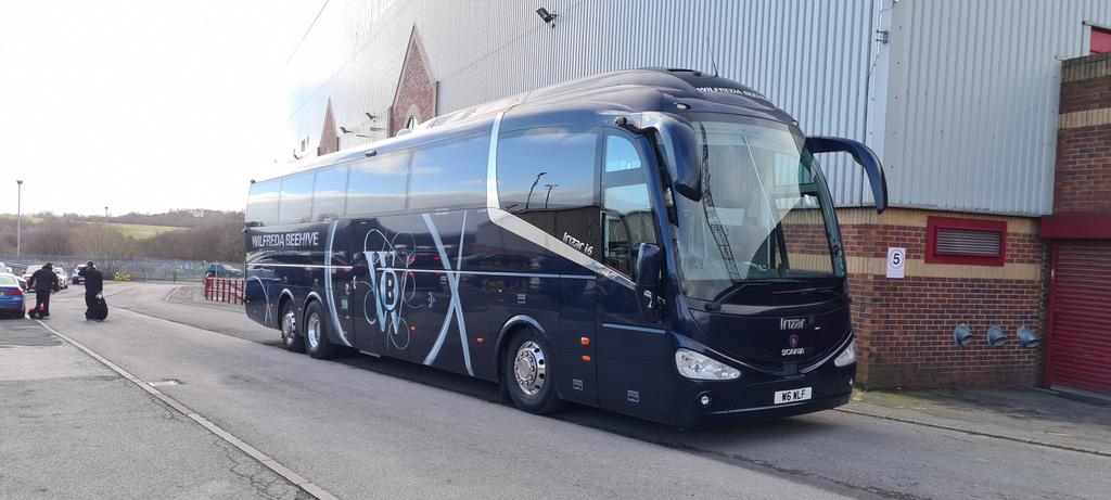 DaveCoachDriver's tweet photo. Back in the hot seat 

@BarnsleyFC @wilfredagroup https://t.co/izTeSL9qL7