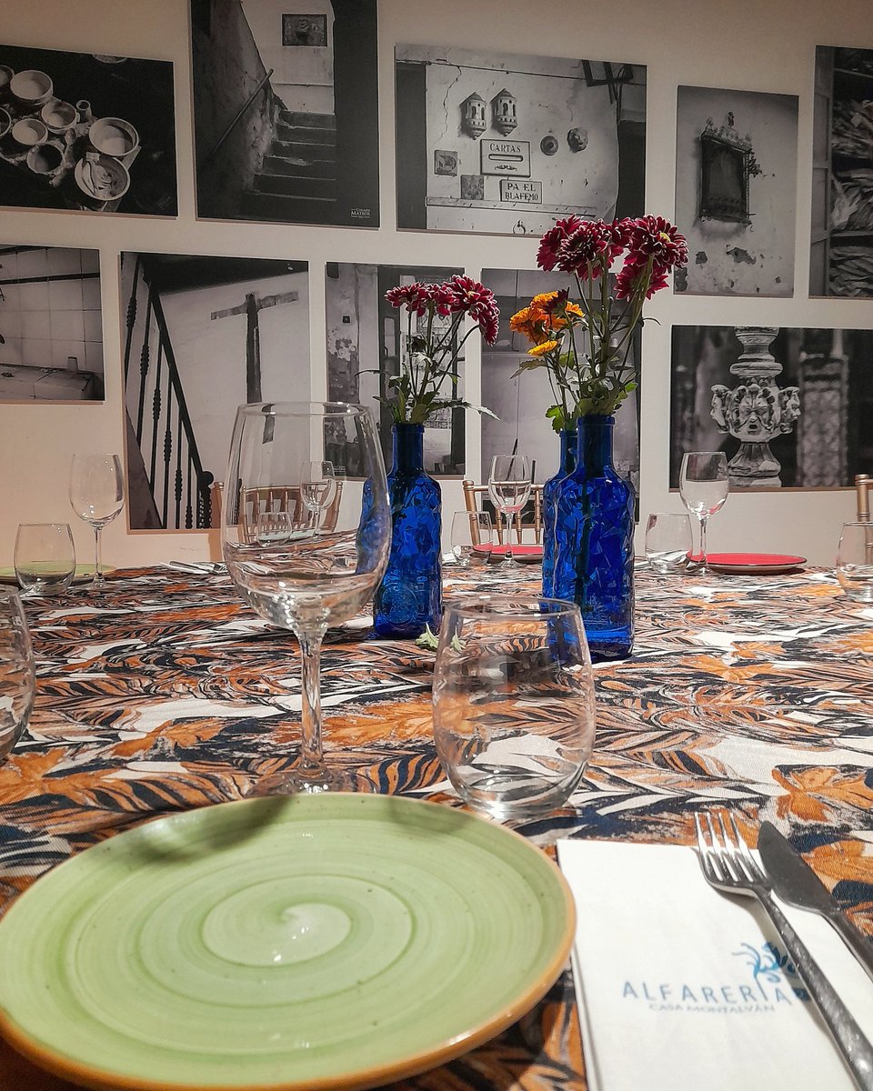 "𝑷𝒐𝒅𝒆𝒓 𝒅𝒊𝒔𝒇𝒓𝒖𝒕𝒂𝒓 𝒅𝒆 𝒍𝒐𝒔 𝒓𝒆𝒄𝒖𝒆𝒓𝒅𝒐𝒔 𝒅𝒆 𝒍𝒂 𝒗𝒊𝒅𝒂 𝒆𝒔 𝒗𝒊𝒗𝒊𝒓 𝒅𝒐𝒔 𝒗𝒆𝒄𝒆𝒔". 💚 #MarcoValerioMarcial

#alfareria21 #alfarear #livealfareria21 #experienciagastronomica #experiencias #experiencies #primavera #primaveraensevilla #spring