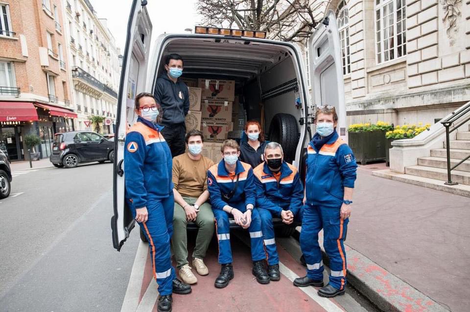 villelevallois's tweet photo. 🤝🇺🇦 MERCI aux LEVALLOISIENS, à la PROTECTION CIVILE, aux Associations LEVALLOIS  ENTRAIDE et YOUCARE, ainsi qu’à tous les BÉNÉVOLES pour leur mobilisation et leur générosité 🇺🇦 https://t.co/ryPRBoQE23