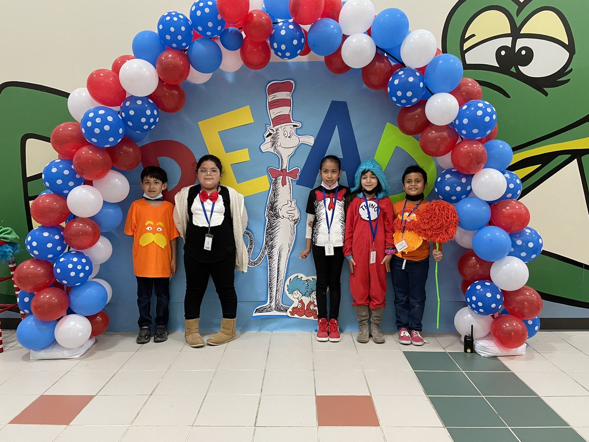 ClarkWritesNow's tweet photo. It was a great week highlighting the works of @DrSuess for Read Across America Week! The students really enjoyed the readings. #RedFishBlueFish https://t.co/PHuRm4CSzu