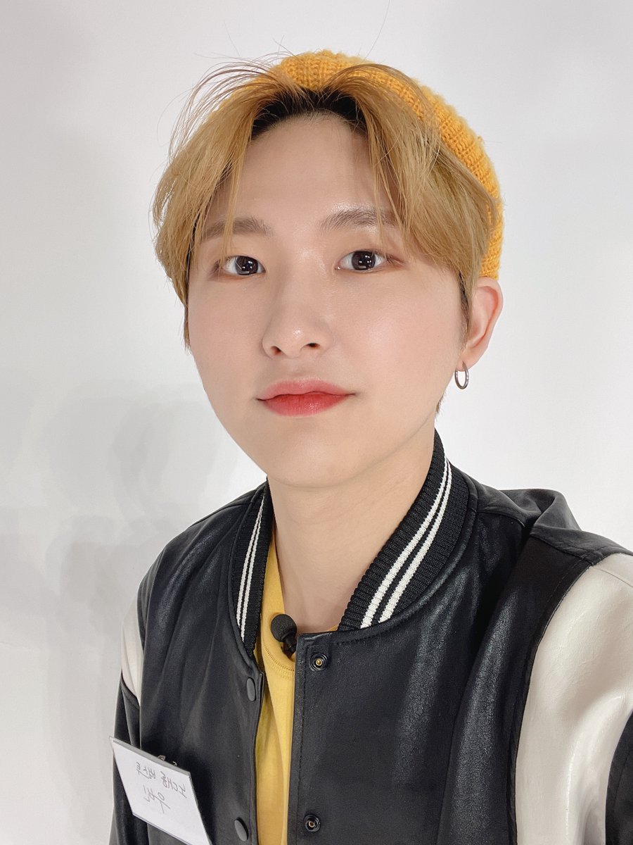 조금 이따 8시에 리그오브아이돌 비티들편 나온다!!!
잊지 않고 보러 올거지? 이건 미리 주는 선물!🎀

#리그오브아이돌_크래비티 #잼스터 #크래비티 #CRAVITY