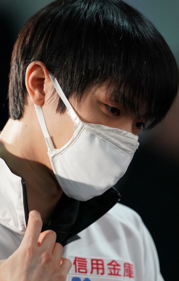 icecoldbxby's tweet photo. 콧대가....어떻게 이러죠...저건 성형으로도 안됨.... https://t.co/jEYDlDZ9dz