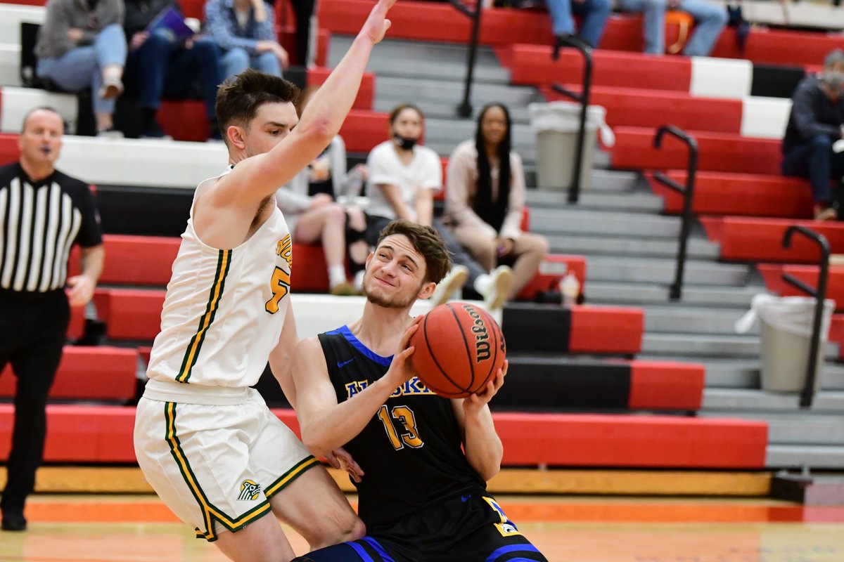 NanooksMBB's tweet photo. Pandemonium in the Pavilion‼️

It's official. We'll face the #5-seeded Central Washington Wildcats tomorrow for the GNAC Championship! 

#NanookNation x #RuleTheNorth 

(📸: GNAC Sports) https://t.co/N5y6vH0uaU