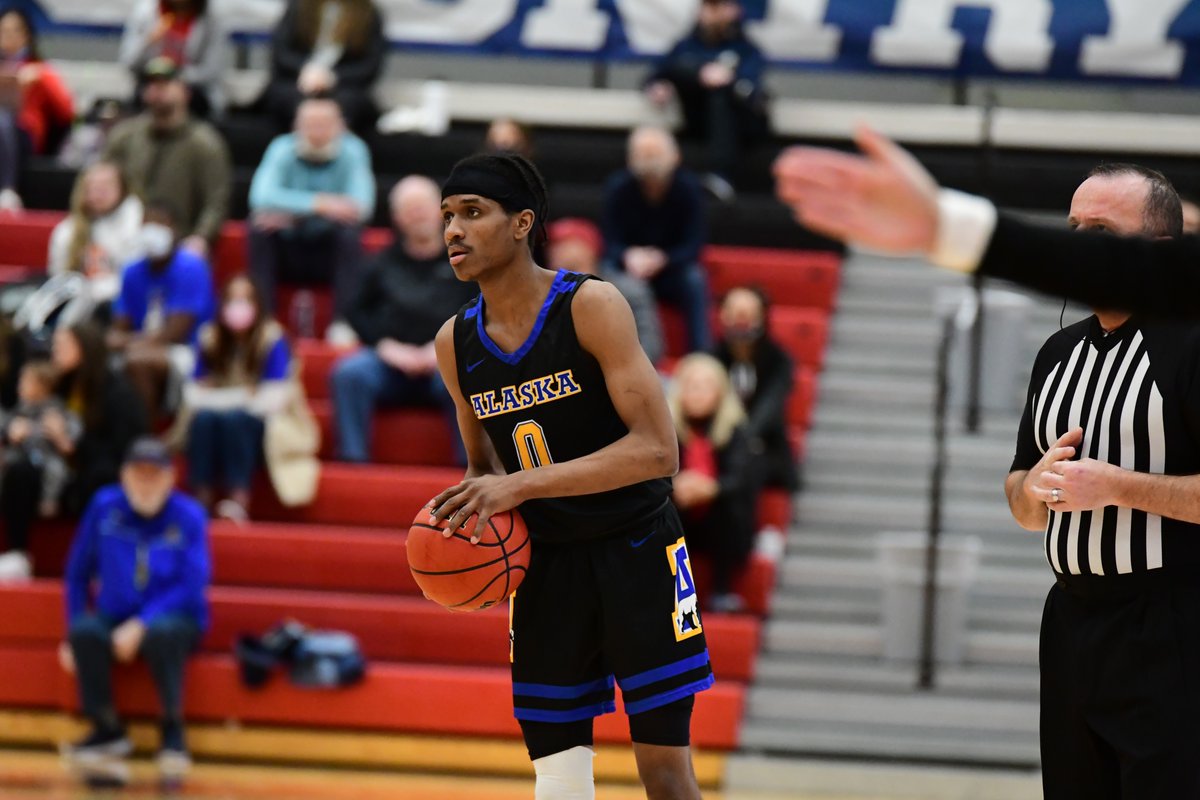 NanooksMBB's tweet photo. Pandemonium in the Pavilion‼️

It's official. We'll face the #5-seeded Central Washington Wildcats tomorrow for the GNAC Championship! 

#NanookNation x #RuleTheNorth 

(📸: GNAC Sports) https://t.co/N5y6vH0uaU