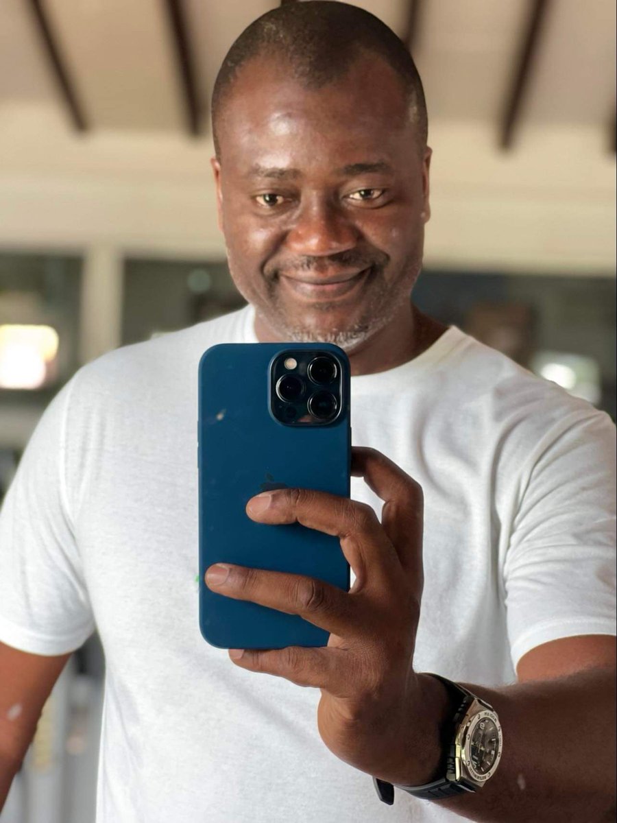 Pour être en #forme, je m'impose une dépense mensuelle, mon abonnement #GymClub.
L'#avantage immédiat que je tire de mes séances de #sport, c'est d'être épargné des hôpitaux et des pharmacies.
Après chaque séance,  j'entends #Dieu me dire, "je t'ai ajouté des années de #vie..."