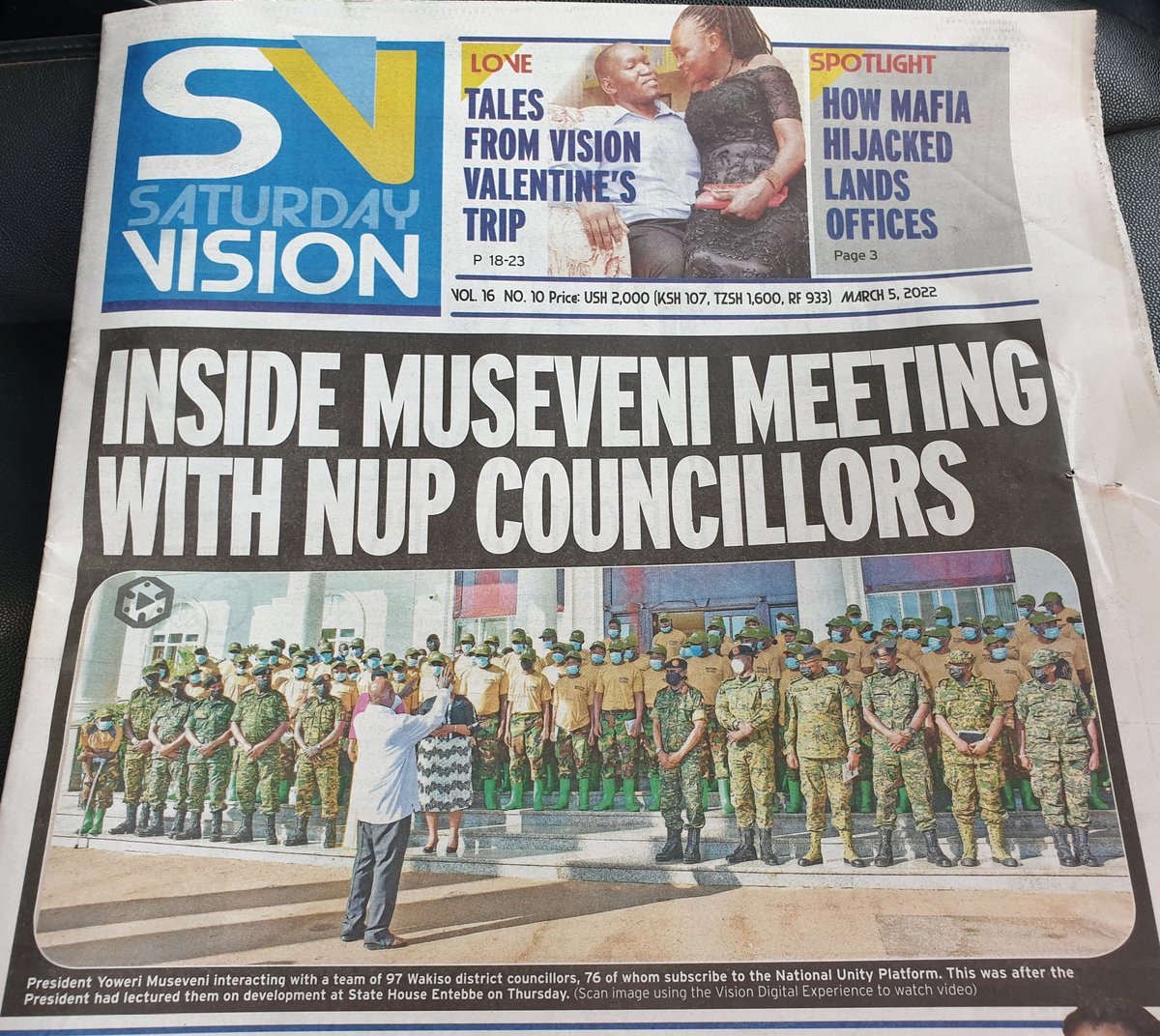 pmwesige's tweet photo. Shouldn't that be "Inside Museveni meeting with Wakiso Councillors?" https://t.co/HqOzxhZjTV