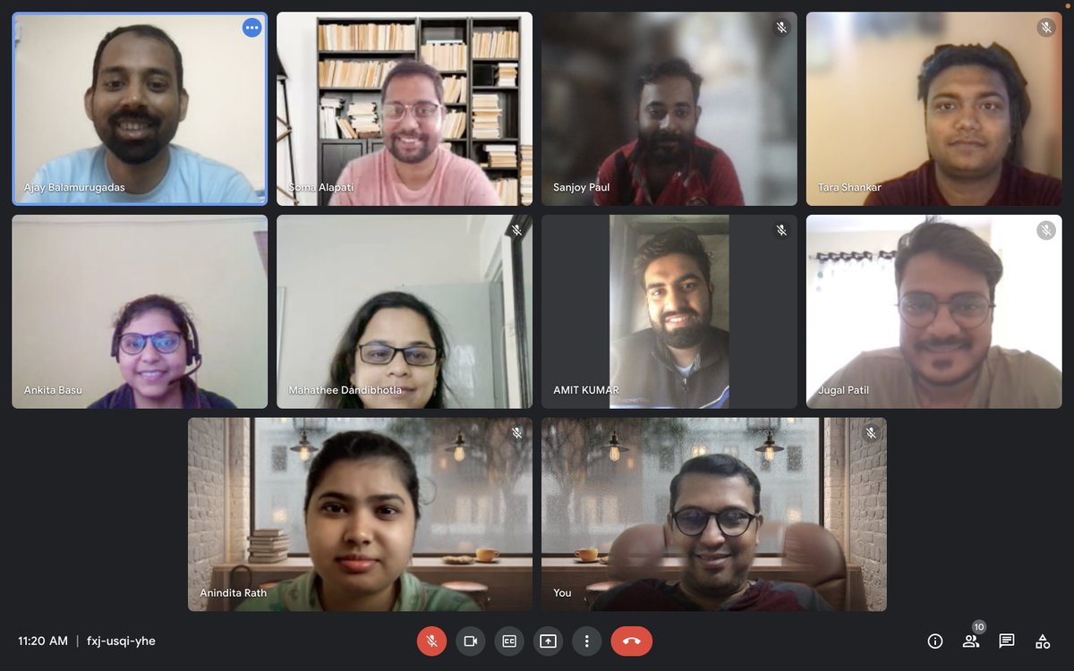 ClubHbr's tweet photo. #happybookreading session #72 today @clubhbr by @ajay184f 

Fish! For Life: A Remarkable Way to Achieve Your Dreams by Stephen C. Lundin, John Christensen, Harry Paul

Here is the Fish philosophy for life
-Play
-Make their day
-Be there
-Choose your attitude

#books 
@manumantraa https://t.co/eK9r2zPCdl