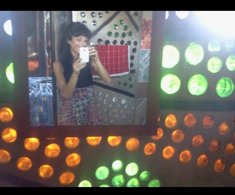 bernalera's tweet photo. Mis #selfies son en un baño especial #tito #ingenieri #casa de #botellas #ribera de #Quilmes 🥰 https://t.co/EyU3GlIXen