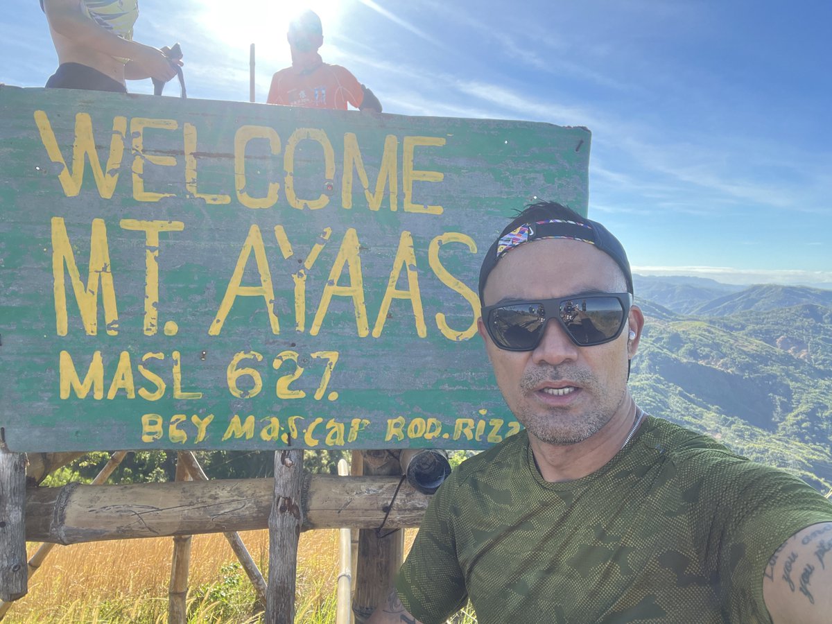 chaks_1980's tweet photo. trail run! i’m gonna die 😏 #MtAyaas #mascap #rizal https://t.co/TaVoQUycmg