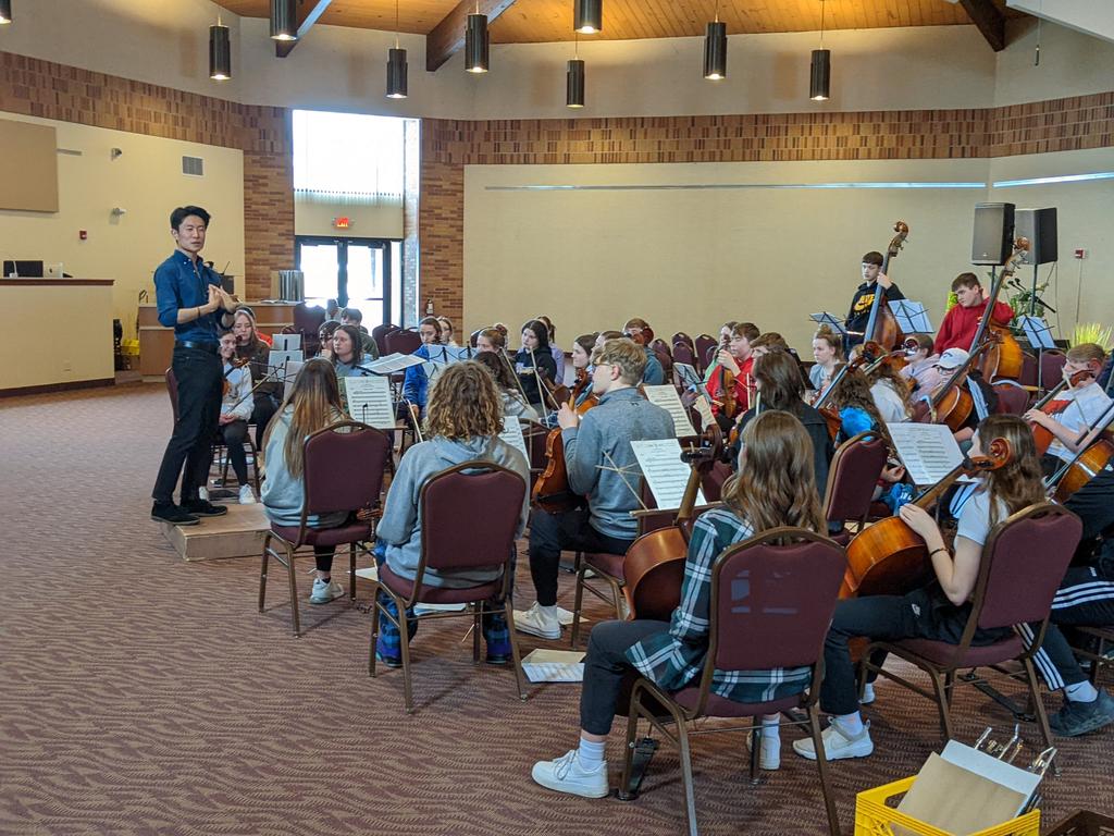 joancurrent's tweet photo. CHS orchestra learning in a clinic with Andrew Kim in Minneapolis
@Rise_Above_CHS 
@MrKuchCHS 
@clinton_schools https://t.co/LqXehnbYF4