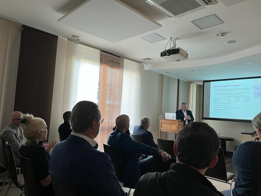 paypolitan's tweet photo. High interaction with potential investors at the “Wirtschaftsclub”

#paypolitan #EPAN #crypto https://t.co/YOY8TGoenX