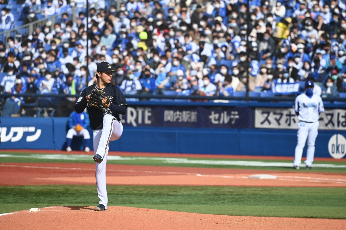 lily_b9's tweet photo. 今日は暖かくて野球観戦日和ですね。今日はハマスタ���投げる中川颯さん応援できました。ところで颯、そろそろTwitterのアイコン大学時代に撮ったものから��えない？認証バッジ（公式マーク）つくかもよ？？ https://t.co/MCnCNoSUNn
