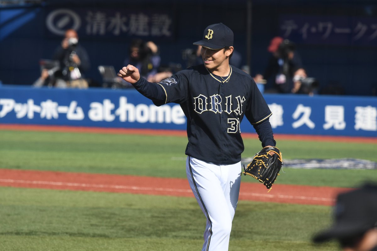 lily_b9's tweet photo. 今日は暖かくて野球観戦日和ですね。今日はハマスタ���投げる中川颯さん応援できました。ところで颯、そろそろTwitterのアイコン大学時代に撮ったものから��えない？認証バッジ（公式マーク）つくかもよ？？ https://t.co/MCnCNoSUNn