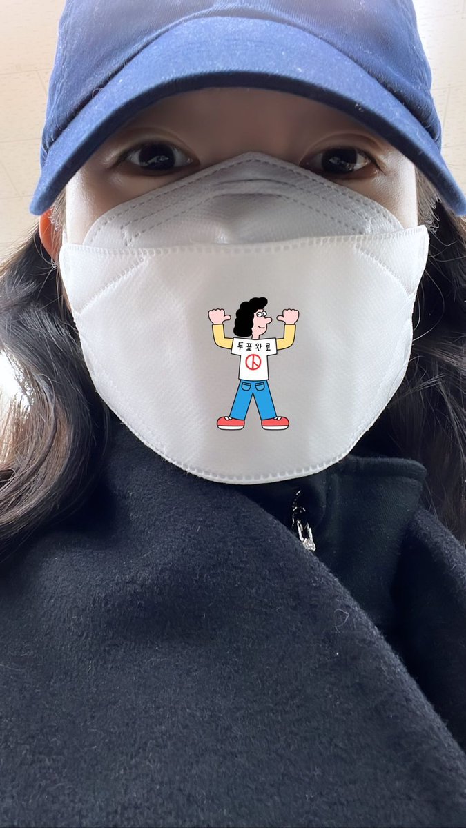 LK_BlackCat's tweet photo. 투표 인증을 이렇게 귀엽게 하는 사람이 어딨어...😥

#윤채경 #에이프릴 https://t.co/Rx7U679Cc2