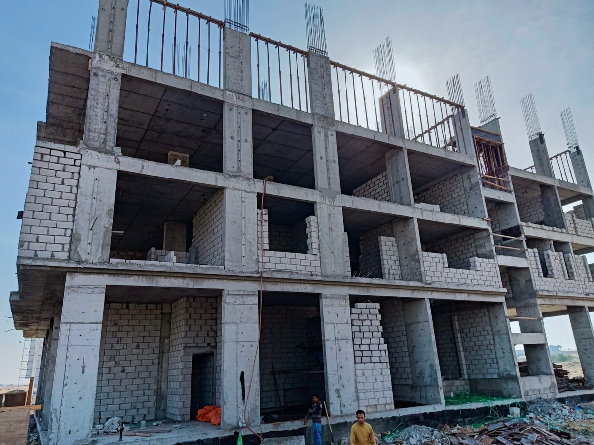 Alsarh_4000's tweet photo. Site Underconstruction
π§ π·ββοΈ π
#constuctioncompany
#decor
#design
#building
#uae https://t.co/mSb5zA4cya