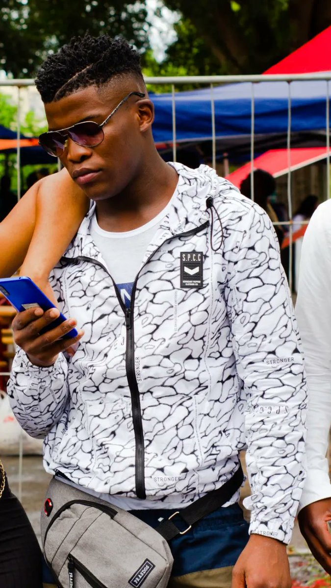 bee_bhuda's tweet photo. The plan is to make mzansi dance 😭😭😭🤞🤞

South African Hit song loading
#Khipha-imali remake
"Mr iscefe"
Baningi Abantu abakhala nge "Scefe"🤞 https://t.co/6sg7tKgh4u