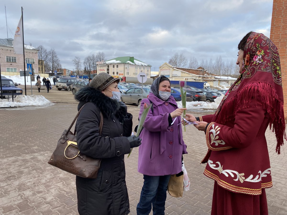 electrokabel's tweet photo. Пусть каждое утро начинается так, как сегодня у проходной завода "Электрокабель", цветами и улыбками💖

Умницы наши и красавицы! Пусть сбываются ваши мечты! Мира вам и гармонии! https://t.co/EwoO1WgkKN