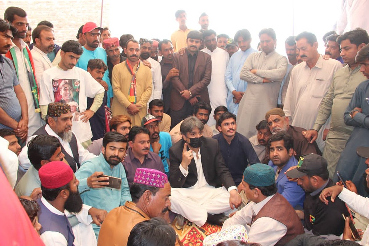 Suleman_PPP's tweet photo. With Honrouble Beloved Minster Transport and Mass transit MPA Syed Awais Qadir Shah Sahab &amp; PPP workers at Multan next route Inshallah #Lahore
 #LongMarch27feb
@BBhuttoZardari @BakhtawarBZ @AseefaBZ @awais_shah01 https://t.co/AvkgnAVpG4