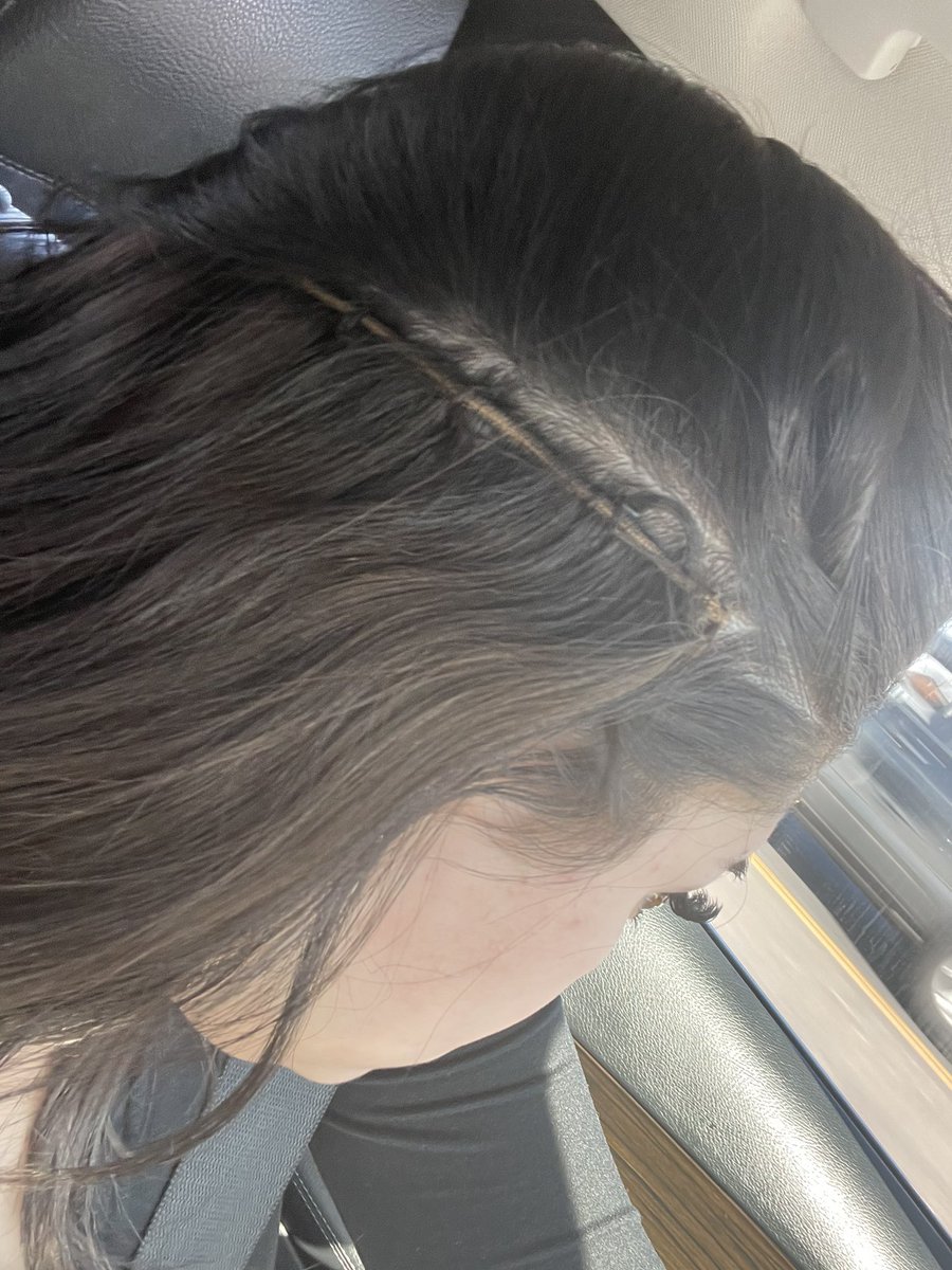 Aguilar9Zoe's tweet photo. Paid $850 for these extensions by your most known colorado hair stylist and this is what I got ,the lines in my head aren’t even straight ,there’s knots all over my head and it’s the worst install I’ve ever seen I asked for a refund and got told“good luck figure it out”jade serie https://t.co/SCKPggH36h