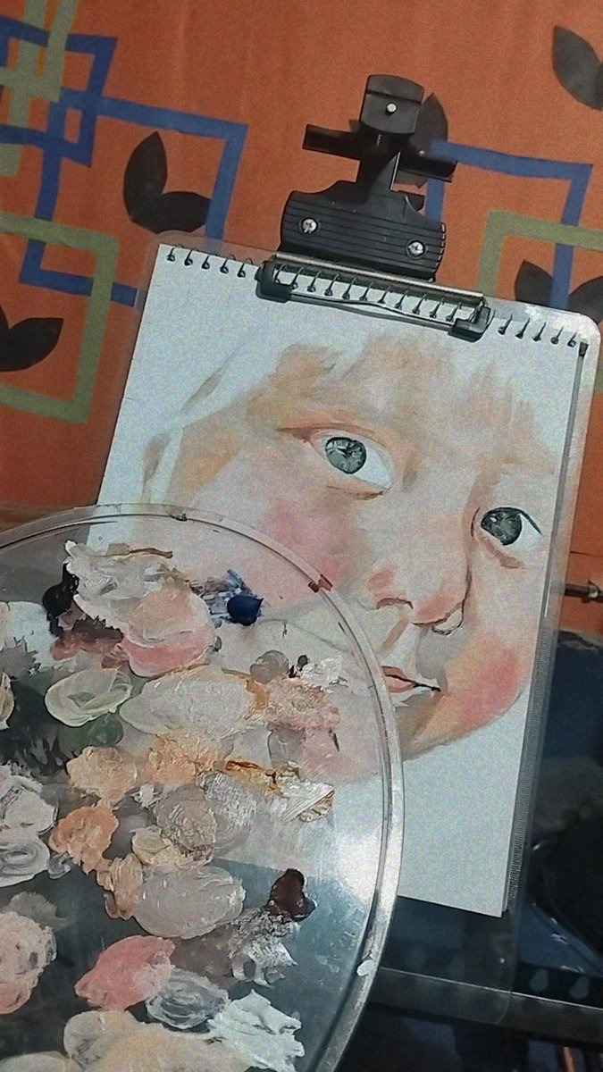 artbylaraib's tweet photo. Currently working on this portrait
#first_attempt https://t.co/PhfK3ZMl5J
